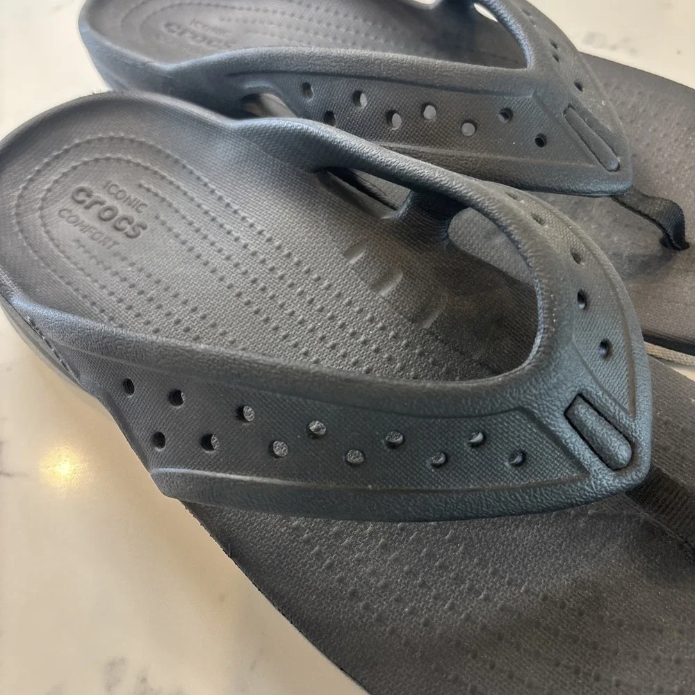 CROCS Swiftwater Deck Thong Flip‎ Flop Sandal Beach Boat Men's US 10 Black/Gray